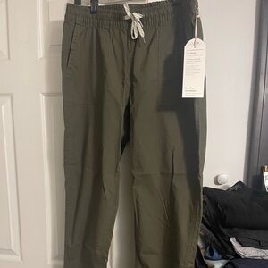 NWT vuori vintage ripstop pants
Size m